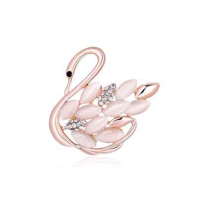 China Exquisite ALLOY Multiple Colors Glass Crystal Rhinestones Swan Brooch Pins For Women for sale