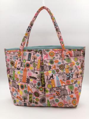 China Los diversos colores/los bolsos del poliéster de los tamaños para las mujeres impermeabilizan estilo del ocio en venta