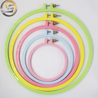 China Hot Sale Leather Plastic Colorful Durable Hold Tool Painting Frame Embroidery Hoop Kit Cross Stitch Kit for sale