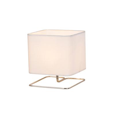 China Nordic Lamp Live Room Table Lamp Modern Popular Bedside Product Bedside Table Lamp for sale