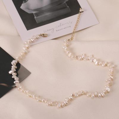 China Fashion Retro Fashion CLASSIC Irregular Trend Statement Luxury Natural Pearl Necklace For Women for sale