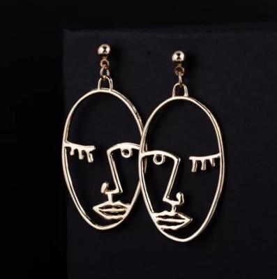 China Art Palm Face Crystal Dangle Earrings Girls Fashion Casual/Sporty Statement Earrings Gold Color Hand Earrings for sale