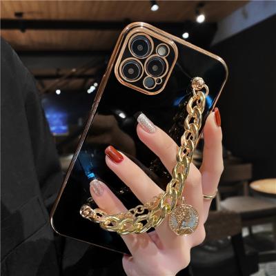 China Luxury Gold Waterproof Metal Chain Bracelet Plating Phone Case For iPhone 14 13 pro Max Plating Shockproof Protective Back 12 11 Case for sale