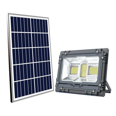 China Oscuridad solar de la luz de inundación de la seguridad al aire libre de la calle a Dawn Waterproof IP67 en venta