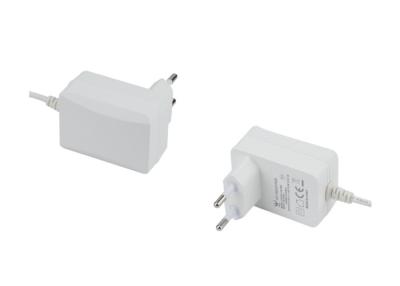 China Weltweiter AC-DC-Power-Adapter mit drahtloser Aktualisierung Universaloptischer Stecker EU US UK AU Stecker zu verkaufen