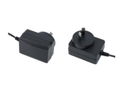 Cina Adaptatore di corrente AC/DC universale 100 240v Efficienza caricabatterie Black Wall Plug in vendita