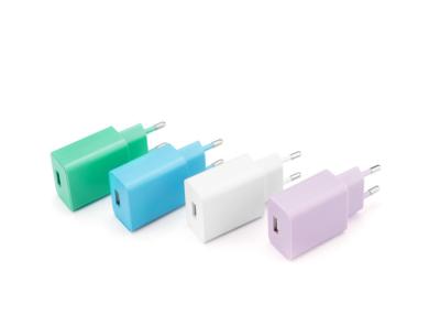 China Wirkungsgrad USB-Power-Adapter für den europäischen Markt Kompaktes Design Wechselstrom-Eingang 100-240V zu verkaufen