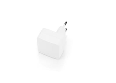 China Adaptador de alimentação USB universal 100-240V AC Entrada 6W de energia em espera Shezhen Plaza Pacote à venda