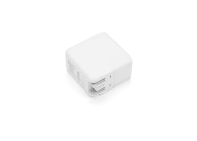 China Adaptador de viaje con puertos USB 15W MAX 90g Adaptador de alimentación USB en venta