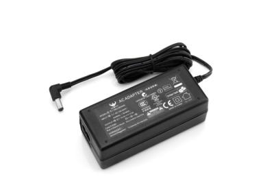 China Adaptador de alimentación de escritorio ABS negro de 19V Voltado de salida CE/FCC/RoHS Certificado diseño delgado en venta