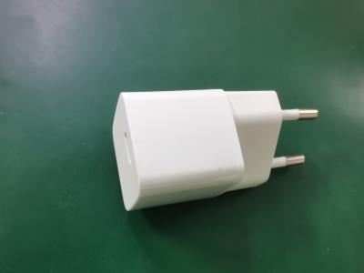 China Draagbare 20W USB C-stroomadapter voor PD-aangedreven apparaten Inlaatspanning 100-240V Te koop