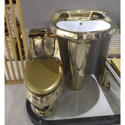 China Double-flow European Golden Ware Commode Toilet Gold Ceramic Sanitary Toilet for sale