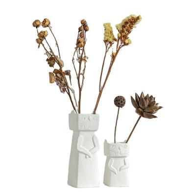 China Modern European simple ceramic flower arrangement home decoration home decoration beautiful cat flower vase interior decorations dry flowers as a gift for sale