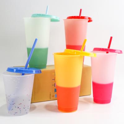 中国 16oz 24ozのプラスチック飲むガラス再使用可能な変更色のコップ10*6*19cm 販売のため