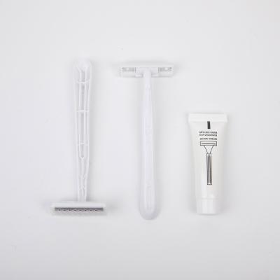 China Hotel Wholesale Disposable Razor Product Eco Friendly Stainless Or Carbon Steel Shaving Razors For Men for sale