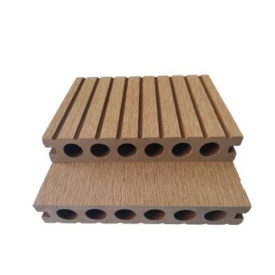 China Modern Easy Cleaning Wooden Plastic Compound Decking 139.5*25mm 3D Design for sale