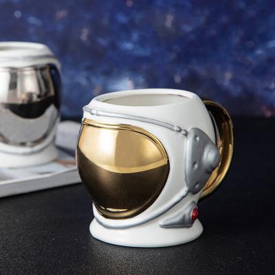 China Astronaut Helmet Cups 550ml Disposable Funny Ceramic Coffee Mugs With Creative 3D Handle Carved Unique Tea Cups Birthday Gift Coffee Mug for sale