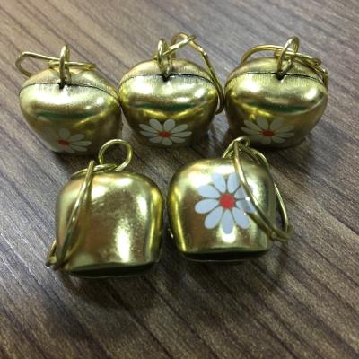 China Worldwide 2022 new arrival promotion metal cow bell for wine decoration for sale