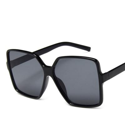 China Luxury Fashion 2021 Black Frame Oversized Square Women Sunglasses Vintage Reference Picture Large for sale