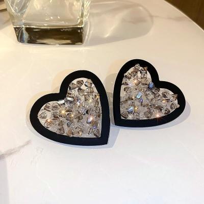 China 2022 Crystal Elegant Modern Women's Earrings Trend Jewelry Shining Big Heart Stud Korean Fashion Simple Black Trendy Earrings for sale