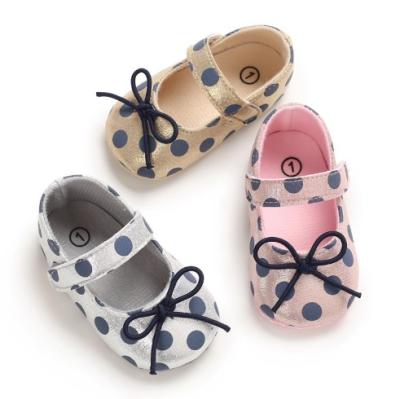 China Toddler Anti-slippery Newborn Baby Shoes Princess Anti-skid Soft Sole Shoes Dots Design for sale