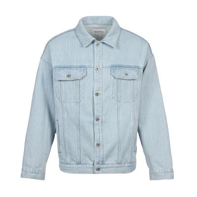 China QUICK DRY Men's Workwear Style Denim Jacket Light Blue Loose Denim Jacket for sale