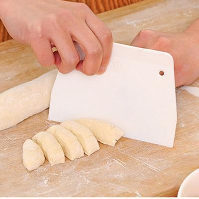 China Viable Hot Sale Multifunctional Cake Tools Pastry Cutters Dough Scraper Plastic Baking Putty Knife for sale