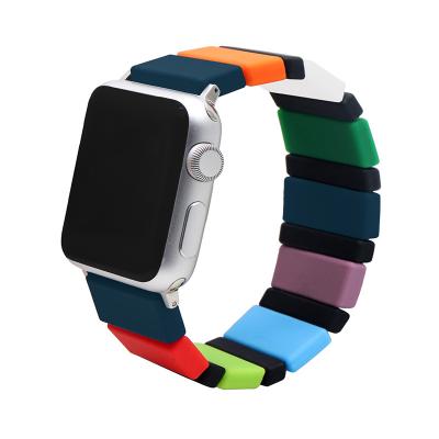 China New Color Soft Comfortable Loop Stitching Band For Apple Watch Wrist Silicone For Iwatch Series 6 Se 7 38/40/41mm 42/44/45mm Strap for sale