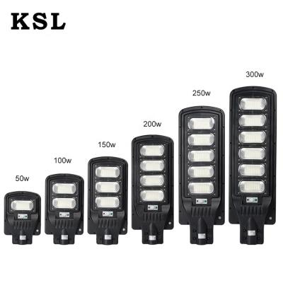 China ROAD outdoor waterproof Ip65 50w 100w 150w 200w 250w 300w sensor integrated all in one solar led street light for sale