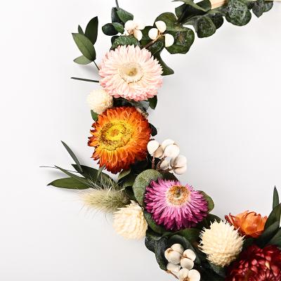 China Non-toxic Non-toxic Handmade Flower Garland Wedding Car Decoration Wreath Daisy Eucalyptus Wreath for sale