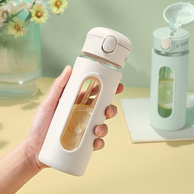 China Eco-Friendly Stored Summer Bottle Borosilicate Glass Durable Drinking Water Bottle With Straw for sale