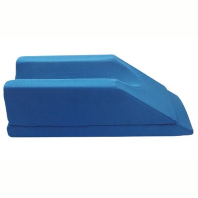 China Anti Dust Mites Wedge Pillow Foot Rest Leg Support And Elevation Leg Position Memory Foam Pillows Tapered Orthopedic Leg Pillow for sale