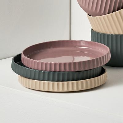 China Sustainable Wedding Dinnerware Charger Plates Stripe Set Design Macaron Matte Ceramic Plates for sale