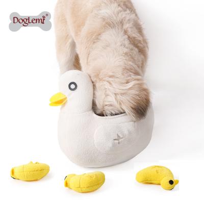 China Viable Duck's Family IQ Training Funny Custom Squeaky Puzzle Dog Toy Plush Dog Toys for sale