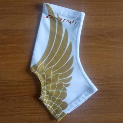 China Dongguan QUICK DRY factory football gaiters custom sublimation sports shoe covers for sale