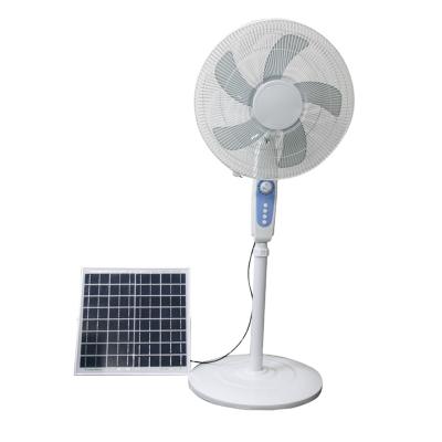 China 5 Fan Outdoor High Leaf Vertical Efficient Fan Rechargeablele Solar Fan en venta