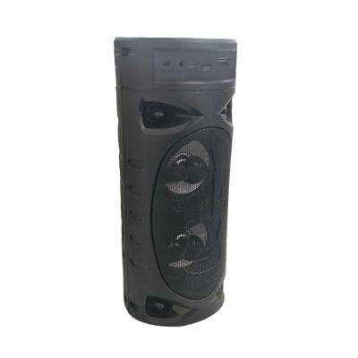 China No Sale OEM New Products Bass Speaker Portable Outdoor 6w Hot Output Power Wireless Radio for sale