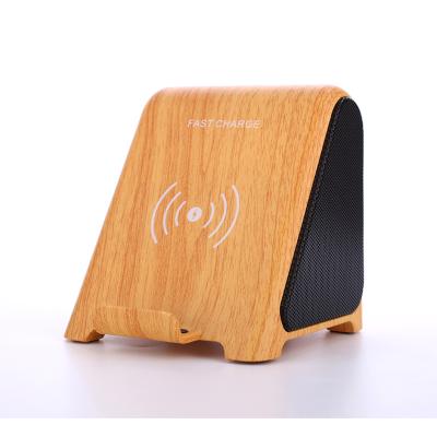 China New Product Popular Wooden Multifunctional Portable Wireless Woofer Super Bass Portable Loudspeaker Speaker With Mobile Phone Holder Te koop