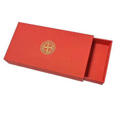 China Recycled Materials Luxurious Wedding Gift Red Box Cardboard Gift Paper Box With Lid Handle With Logo Packaging for sale