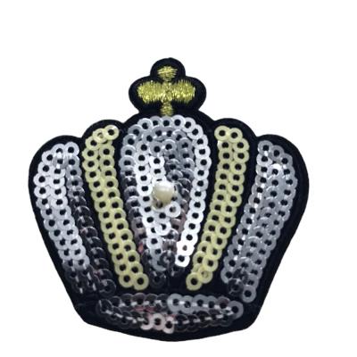 中国 3D Custom Heart Shape Embroidered Reversible Sequin Patches For Kids Clothes 販売のため