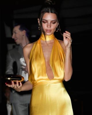 China Anti-static hot sale! Sexy Halter Dress Cutout Satin Nightclub Backless Midi Women Dress Yellow Women Dresses for sale