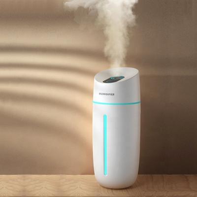 China Smell Comfortable Mini Mist Essential Oil Diffuser Car Air Humidifier 250ML USB LED Light Portable Aroma Humidifier for sale