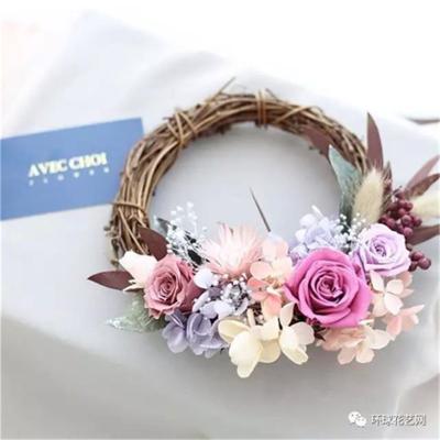 China Natural Touch Preserved Real Fresh Roses Coconut Leaf Flower Garlands for sale