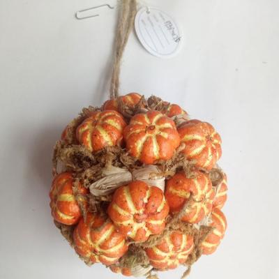 China Autumn Maple Leaf Garland With Durable Artificial Pumpkins For Fall Decoration for sale