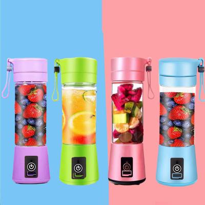 China Mini Portable Blender Electric Vegetable Home Carrot Car Apple Orange Juicer Machine for sale