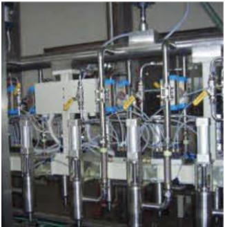 China Fully Automatic Straight Line Liquid Filling Machine for sale