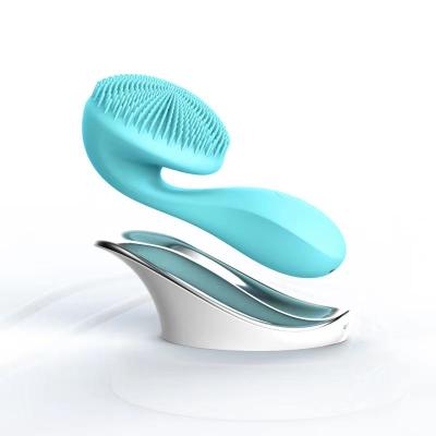 China 2021 Most Popular USB Charging Beauty Facial Brush Silicone Electric Facial Pore Massage Cleaner for sale