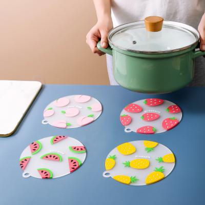 China Minimalist Home Silicone Mat Placemat Kitchen Accessories Fruit Print Tableware Heat Insulation Place Mat Decoration Accessories Table for sale