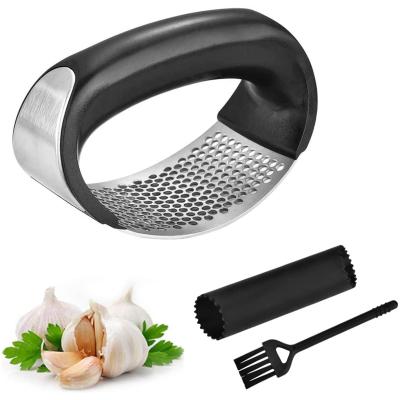 China Professional Stocked Chopper Garlic Mincer Ginger Crusher Stainless Steel Peeler Kitchen Manual Juicer Set Garlic Press for sale