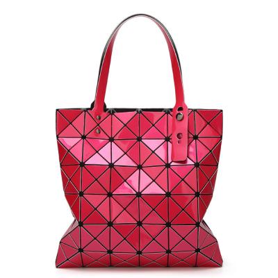 China Zipper bag 2019 new fashion folding geometry rhombus laser handbag shoulder bag for women and girls for sale